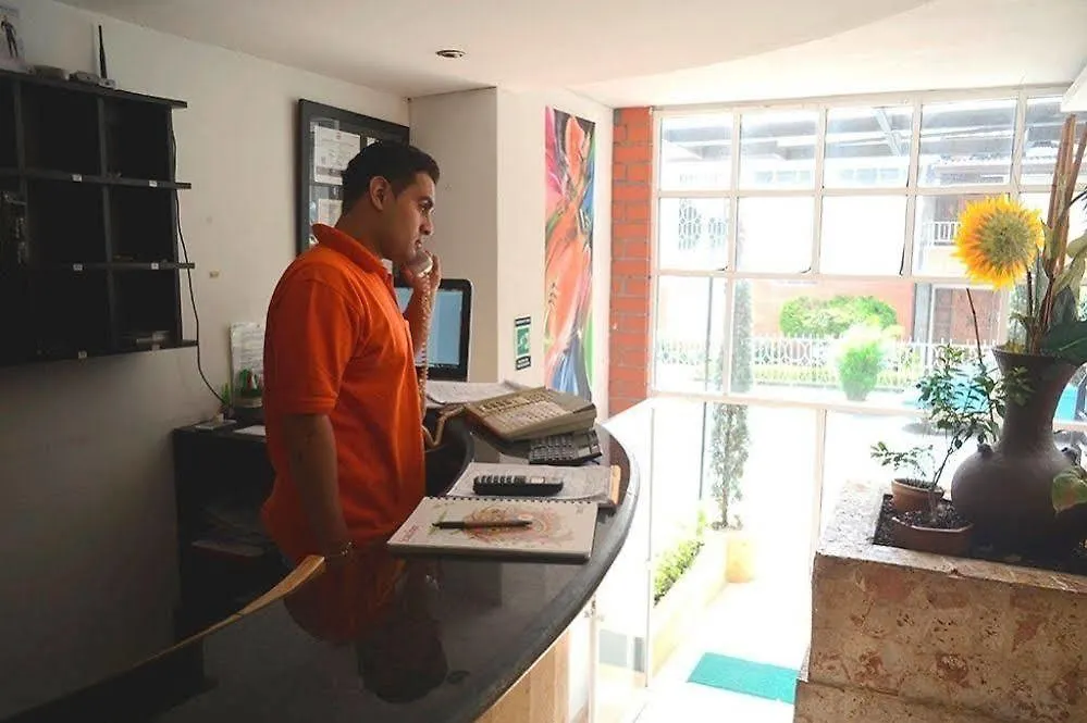 Hotel Casa Blanca Laureles Medellin 3*,