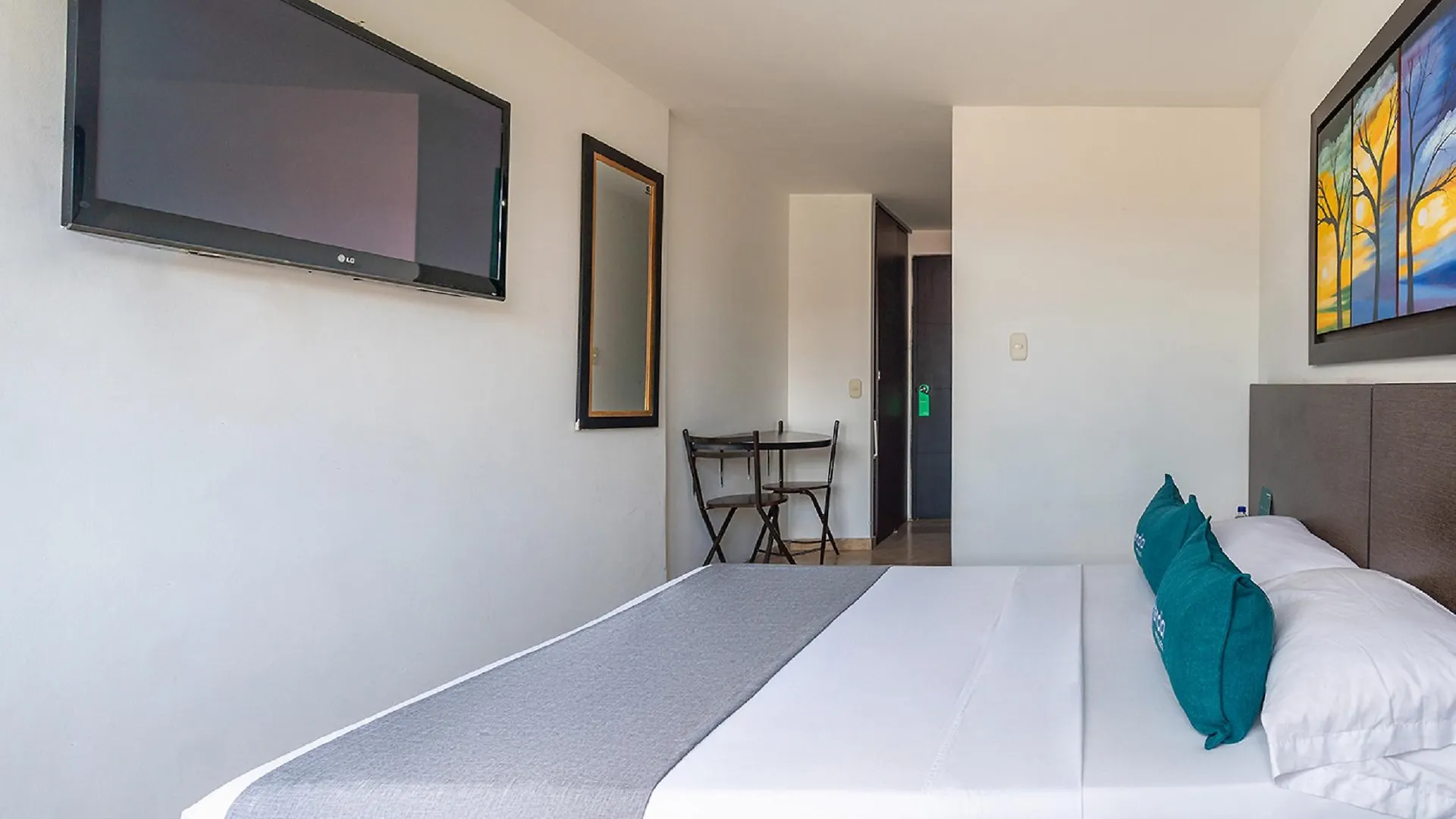 Hotel Casa Blanca Laureles Medellín